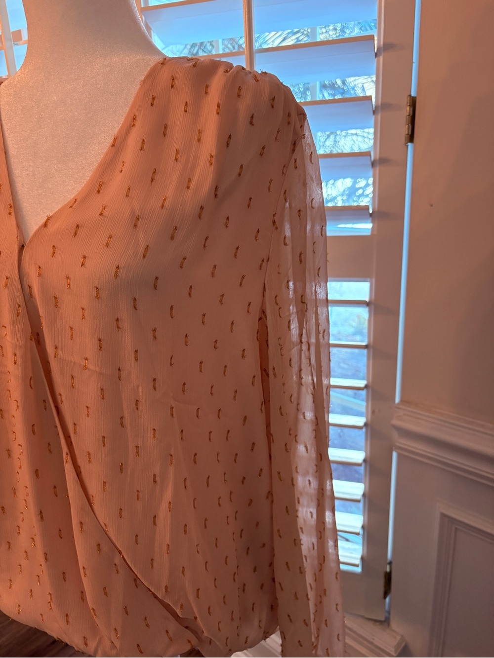 White House Black Market Blush Blouse with Gold Dot Accents size large - Picture 3 of 10